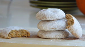 Read more about the article Spiced Holiday Pfeffernusse Cookies